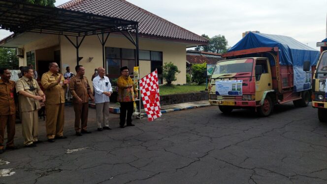 
					Wabup lepas 100 ton beras ke pasar murah