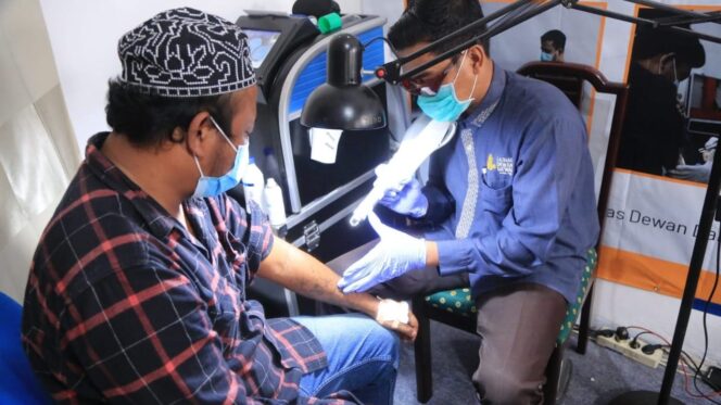
					Salah satu peserta melakukan penghapusan tato (istimewa)