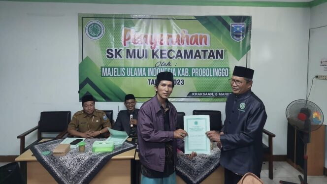
					Suasana Muda di MUI Wonomerto atau Penyerahan SK ke MUI Kraksaan. 