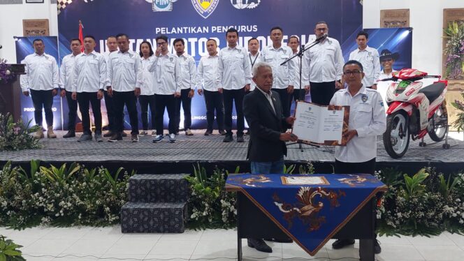 
					Pengurus IMI Probolinggo dilantik ketua IMI Jawa Timur