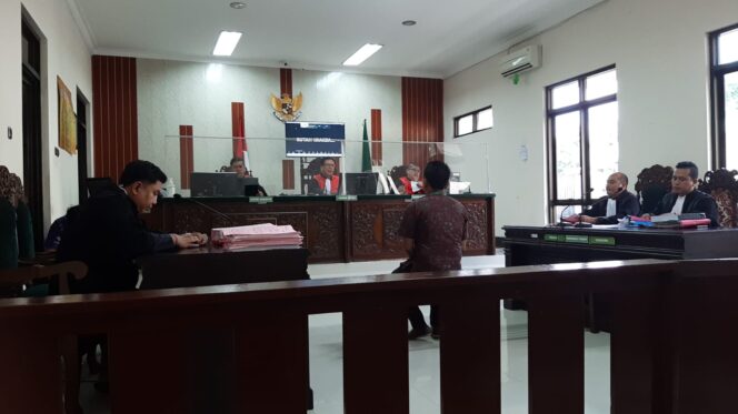 
					Proses Persidangan Iqbal di PN Kraksaan beberapa waktu lalu (istimewa)