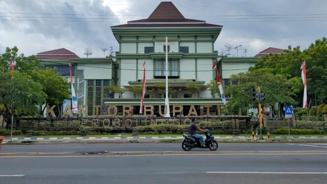 
					Kantor Bupati Probolinggo