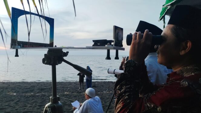 
					Pemantauann hilal di Pantai duta, Paiton