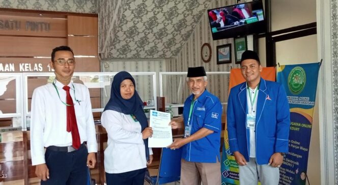 
					Moeldoko Ajukan PK, Partai Demokrat Probolinggo Ajukan Perlindungan Hukum