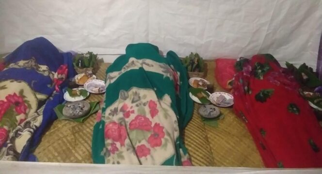 
					SEKELUARGA: Tiga korban meninggal akibat longsor di Puspo merupakan satu keluarga. (foto: Moh. Rois)