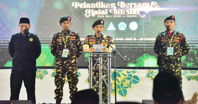 
					MOTIVASI: Bupati Lumajang, Thoriqul Haq, memberikan motivasi kepada pengurus PCNU Lumajang yang baru dilantik. (foto: Asmadi)