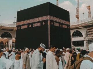 Jamaah haji mengelilingi Ka'bah di Mekah Al-Mukarromah saat musim haji. (foto: istimewa)