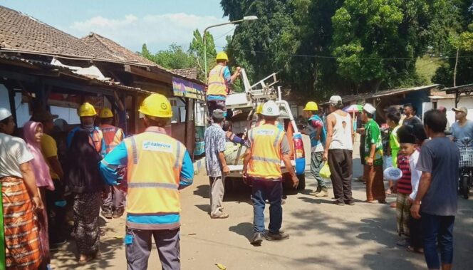 
					KOLAPS: Lokasi tewaskan karyawan PLN saat memperbaiki kabel listrik. (foto: Moh. Rois)