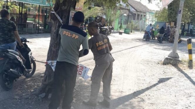 
					Sejumlah Banner Bacaleg Diturunkan Satpol PP Kab. Probolinggo