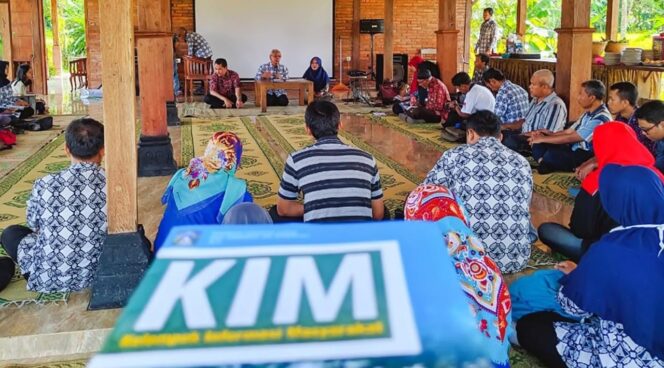
					Warga Lumajang Kian Melek Literasi, 201 KIM Resmi jadi Mitra Pemerintah
