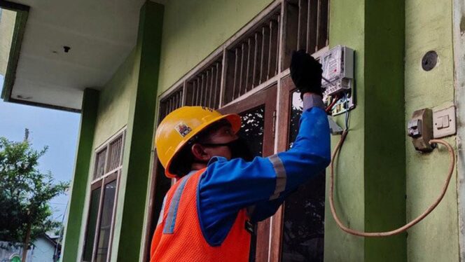 
					Pemkab Lumajang Fasilitasi Aliran Listrik ke Wilayah Terpencil, Sasar 875 Dusun