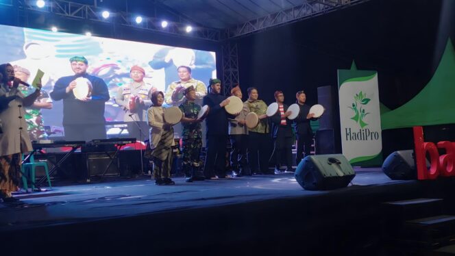 
					DIBUKA: Wali Kota Habib Hadi Zainal Abidin dan Forkopimda Kota Probolinggo saat membuka Hadipro 2023. (foto: Hafiz Rozani)