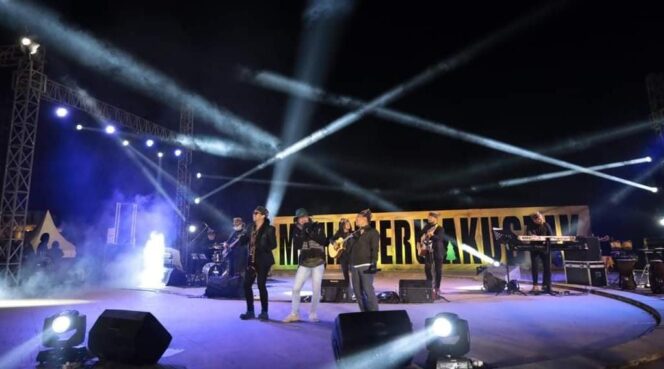 
					BIKIN NAGIH: Mahameru Akustik yang digelar di Amphitheater Ranupani Lumajang bakal digelar tiap tahun. (foto: Asmadi)
