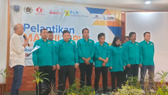 
					DILANTIK: Prosesi pelantikan pengurus Mappilu PWI Probolinggo Raya oleh Ketua Mappilu PWI Jatim. (foto: Ali Ya'lu)