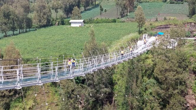 
					Pemkab Probolinggo Pastikan Jembatan Kaca Seruni Point Aman