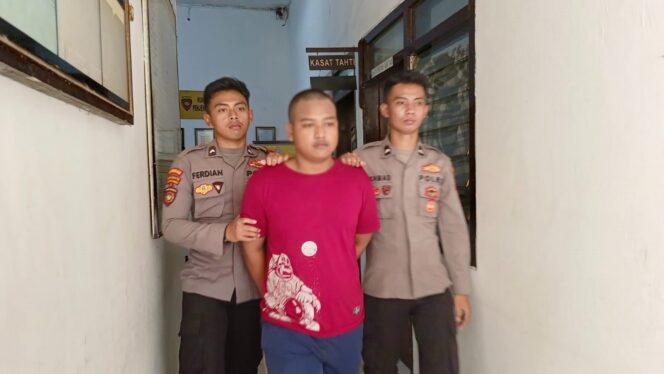 
					ASUSILA: Remaja berinisial S (18), asal Kecamatan Sumberasih, Kabupaten Probolinggo, ditangkap Satreskrim Polres Probolinggo Kota atas kasus asusila. (foto: Humas Polres Probolinggo Kota).