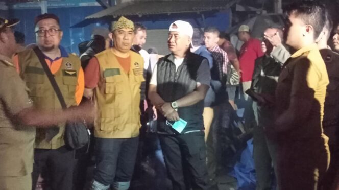 
					Kebakaran Pasar Leces Hanguskan 265 Kios, Pemkab Probolinggo Evaluasi Hindran
