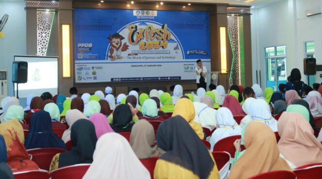 
					KOMPETISI PELAJAR: Excellent Festival of SMA Unggulan Haf-Sa (Exfesh) digelar di SMA Unggulan Hafsa, Sabtu (27/1/24), menjadi wadah peningkatan kualitas pelajar dari berbagai disiplin keilmuan. (foto: Ali Ya'lu).