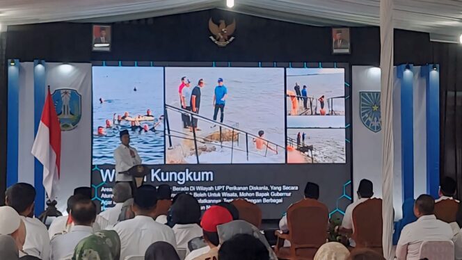 
					TATA ULANG: Pj Wali Kota, Nurkholis saat menyampaikan program di hadapan Pj. Gubernur Jatim, Adhy Karyono. (foto: Hafiz Rozani).