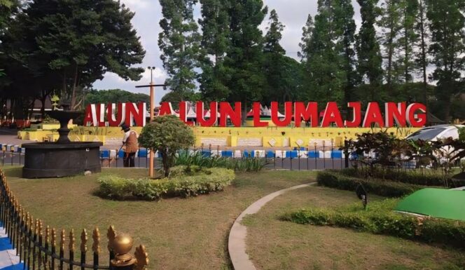 
					Alun-alun Lumajang kini dilengkapi layanan internet gratis selama 24 jam. (foto: Asmadi).