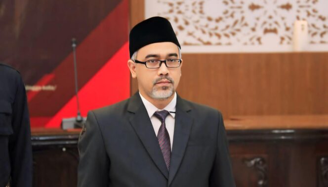 
					Ketua KPU Kota Probolinggo Periode 2019-2024 sekaligus Pemerhati Sosial Politik, Dr. Ahmad Hudri, MAP. 