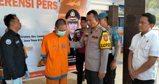 
					DITANGKAP: Pelaku curanmor di Pasar Baru Lumajang usai ditangkap polisi. (foto: Asmadi).