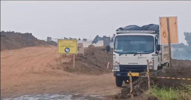 
					PROBOWANGI: Salah satu titik pengerjaan proyek Tol Probolinggo Paket 1. (foto: Ali Ya'lu).