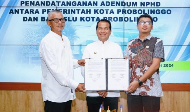 
					MoU: Penandatanganan NPHD tambahan hibah anggaran Pilkada dari Pemkot Probolinggo ke Bawaslu Kota Probolinggo (Foto: Istimewa).