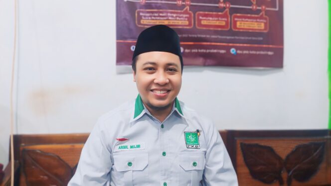 
					Ketua DPC PKB Kota Probolinggo, Abdul Mujib. (foto: Hafiz Rozani).