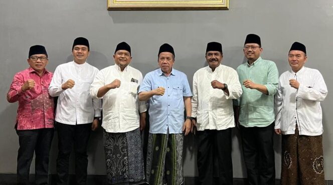 
					MESRA: Elit PDI Perjuangan dan PKB Kabupaten Pasuruan saat silaturahmi politik beberapa waktu lalu. (foto: Moh. Rois).