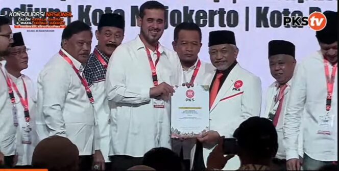 
					Habib Hadi Zainal Abidin menerima dukungan dari DPP PKS (Foto: Istimewa)