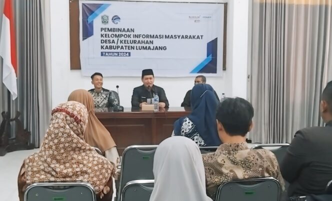 
					Plt Kepala Dinas Diskominfo Lumajang saat memberi sambutan di acara Pembinaan KIM Desa atau Kelurahan di Gedung PKK Kabupaten Lumajang.