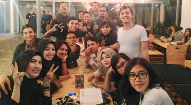 
					Anggota Lindar yang mendukung pasangan calon nomor urut 02.
