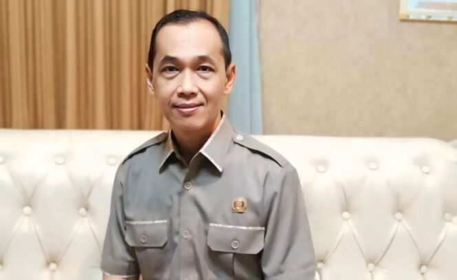 
					Wakil Ketua DPRD Lumajang, Solikin.
