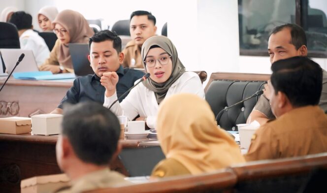 
					Ketua DPRD Lumajang.