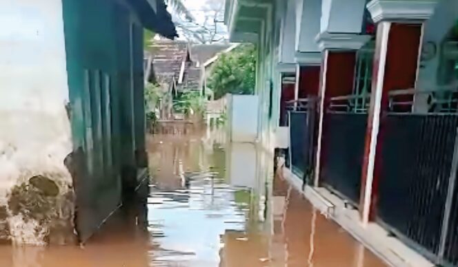 
					Kondisi banjir di Dusun Gambiran, Desa Bandaran, Kecamatan Winongan, Kabupaten Pasuruan