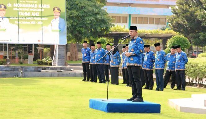 
					APEL: Bupati Probolinggo, Gus Haris, saat mengikuti apel beberapa waktu lalu. (foto: Kominfo Kab. Probolinggo).
