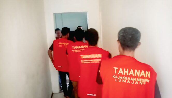 
					Tiga terdakwa kasus ganja di Lumajang dituntut beragam. (Foto: Istimewa).