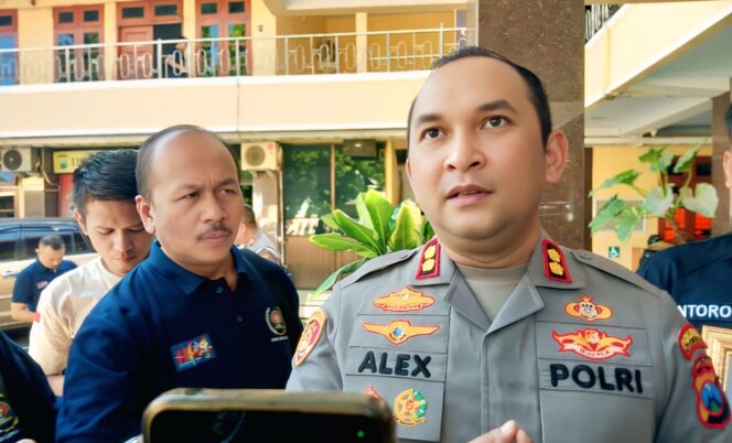 
					Kapolres Lumajang, AKBP Alex Sandy Siregar (Asmadi).