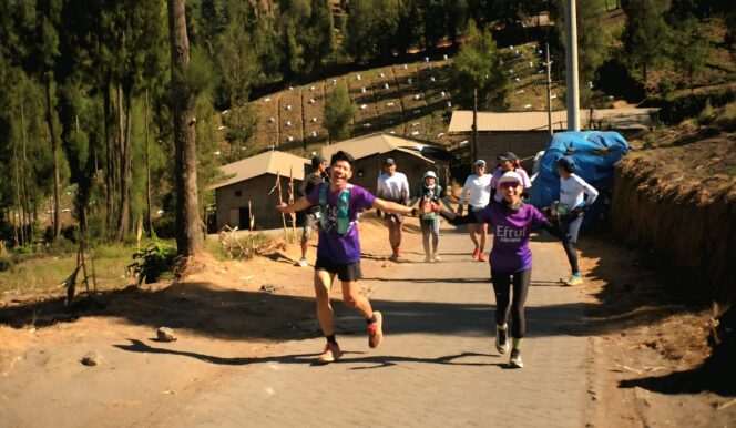 
					EVEN TAHUNAN: Peserta Bromo Marathon tahun lalu di lereng Gunung Bromo. (foto: dokumen).
