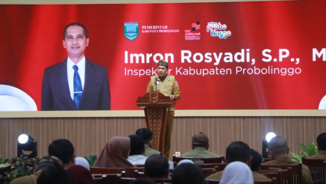 
					TEGAS: Inspektur Pemerintah Kabupaten Probolinggo, Imron Rosyadi, memberikan sambutan dalam suatu momen di kantor Bupati Probolinggo beberapa waktu lalu. (foto: istimewa).
