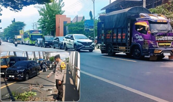 
					MACET: Antrean kendaraan mengular di sisi sebelah timur Jembatan Pajarakan, Kabupaten Probolinggo, Senin (14/4/25) pagi. Insert: Titik jembatan yang mengalami kerusakan. (foto: Ali Ya'lu).

