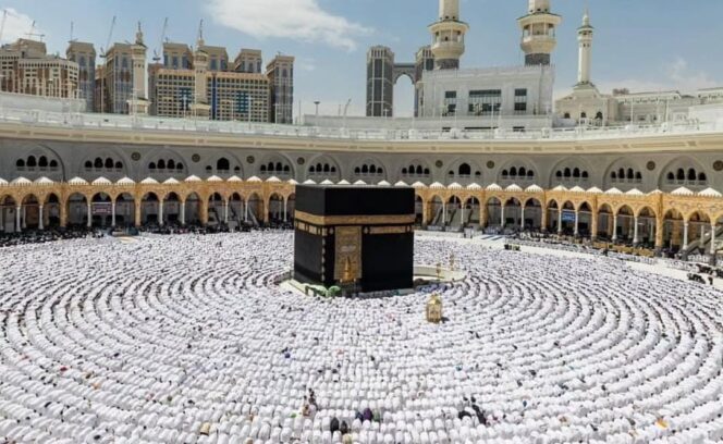 
					Ilustrasi suasana haji di Baitullah Mekah.