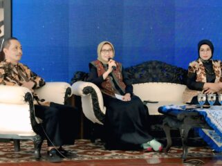 Bupati Lumajang, Indah Amperawati saat memperingati Hari Buruh Internasional.  (Foto: Asmadi).
