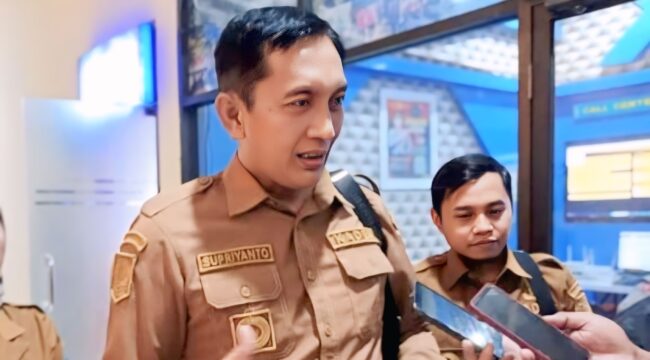 Ketua Persatuan Aparatur Pemerintah Desa Seluruh Indonesia (Papdesi) Kabupaten Probolinggo, Supriyanto. (foto: Ali Ya'lu).