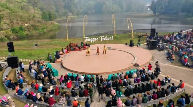 Amphitheater di Ranu Pani yang dibangun Dinas Pariwisata Lumajang.  (Foto: Istimewa).