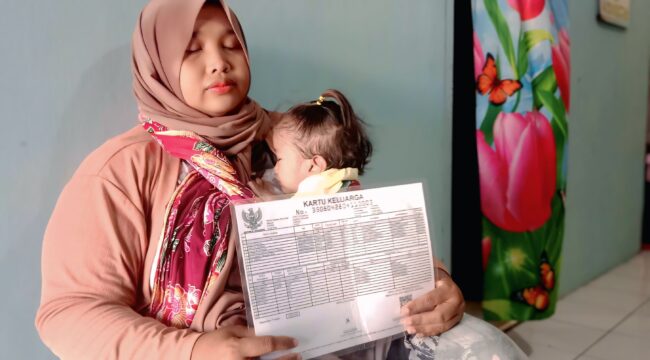 Siti Aminah, balita berusia 3 tahun yang tengah berjuang melawan berbagai penyakit berat.  (Foto: Istimewa).