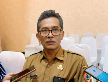 Kepala Dinas Tenaga Kerja (Disnaker) Kab. Jember, Suprihandoko. (foto: M. Abd. Rozaq Mubarok).
