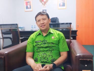 Kepala Dinas Perindustrian dan Tenaga Kerja (Disperinaker) Kota Probolinggo, Budiono Wirawan. (foto: Hafiz Rozani).