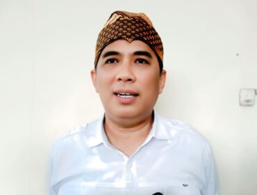 Kepala  Dinas Koperasi, Usaha Mikro, Perdagangan, dan Perindustrian (DKUPP) Kabupaten Probolinggo, Taupik Alami. (foto: Ali Ya'lu).

